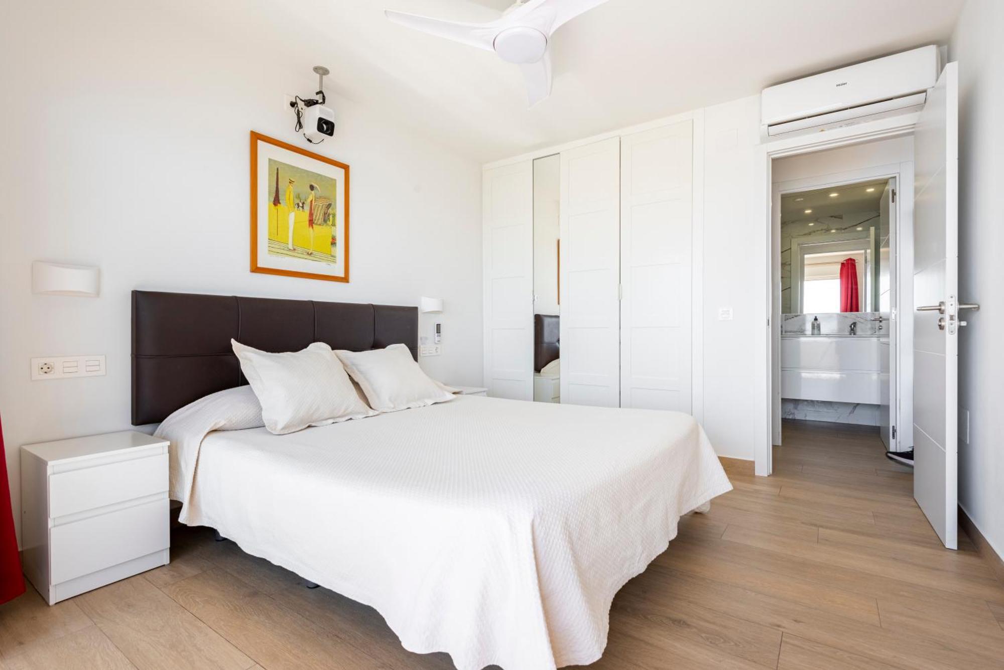Beachfront -- New Luxury Apartment -- 1ª Linea Playa -- Fuengirola City Center -- Private Parking -- Panoramic Sea Views -- Exteriér fotografie