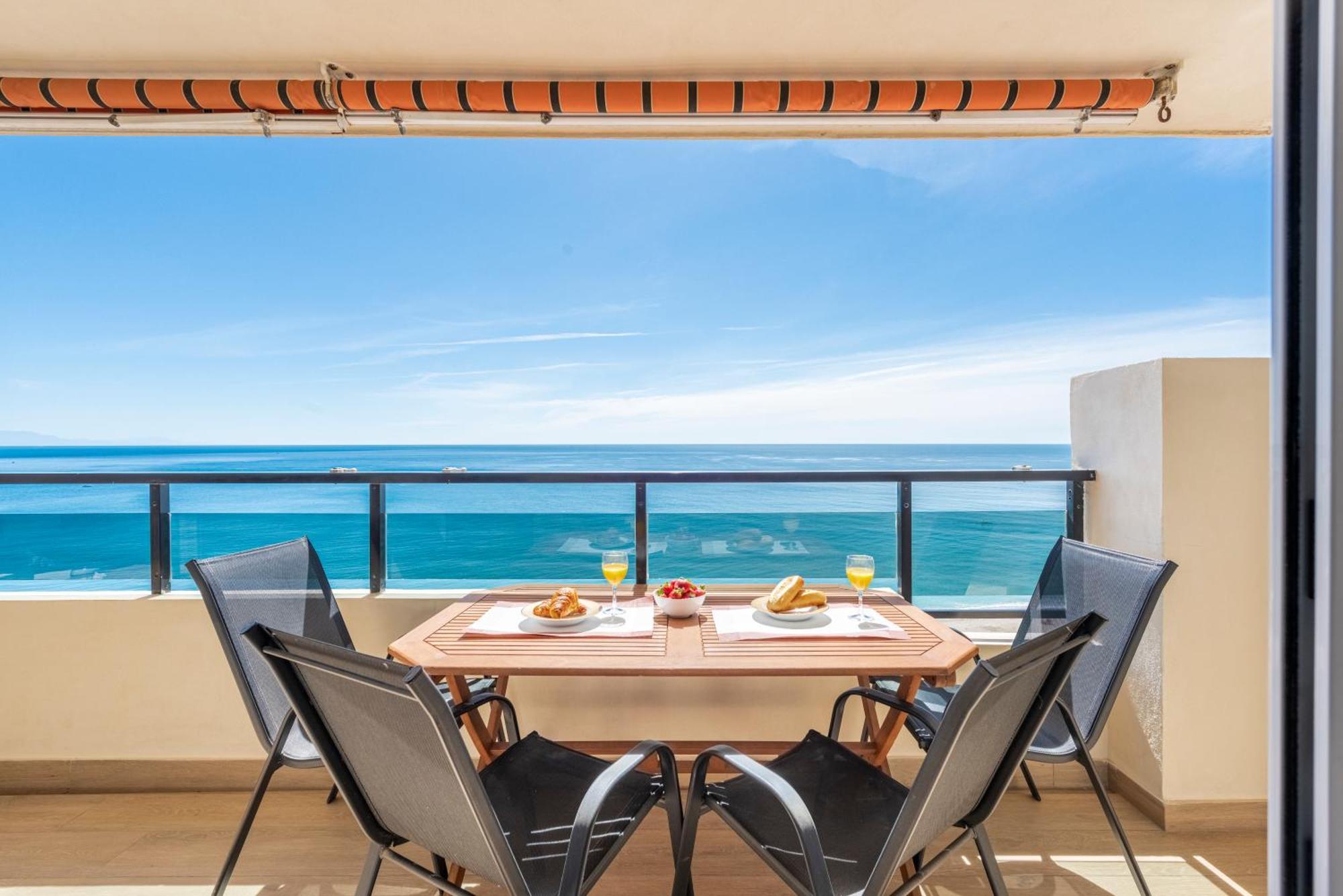 Beachfront -- New Luxury Apartment -- 1ª Linea Playa -- Fuengirola City Center -- Private Parking -- Panoramic Sea Views -- Exteriér fotografie